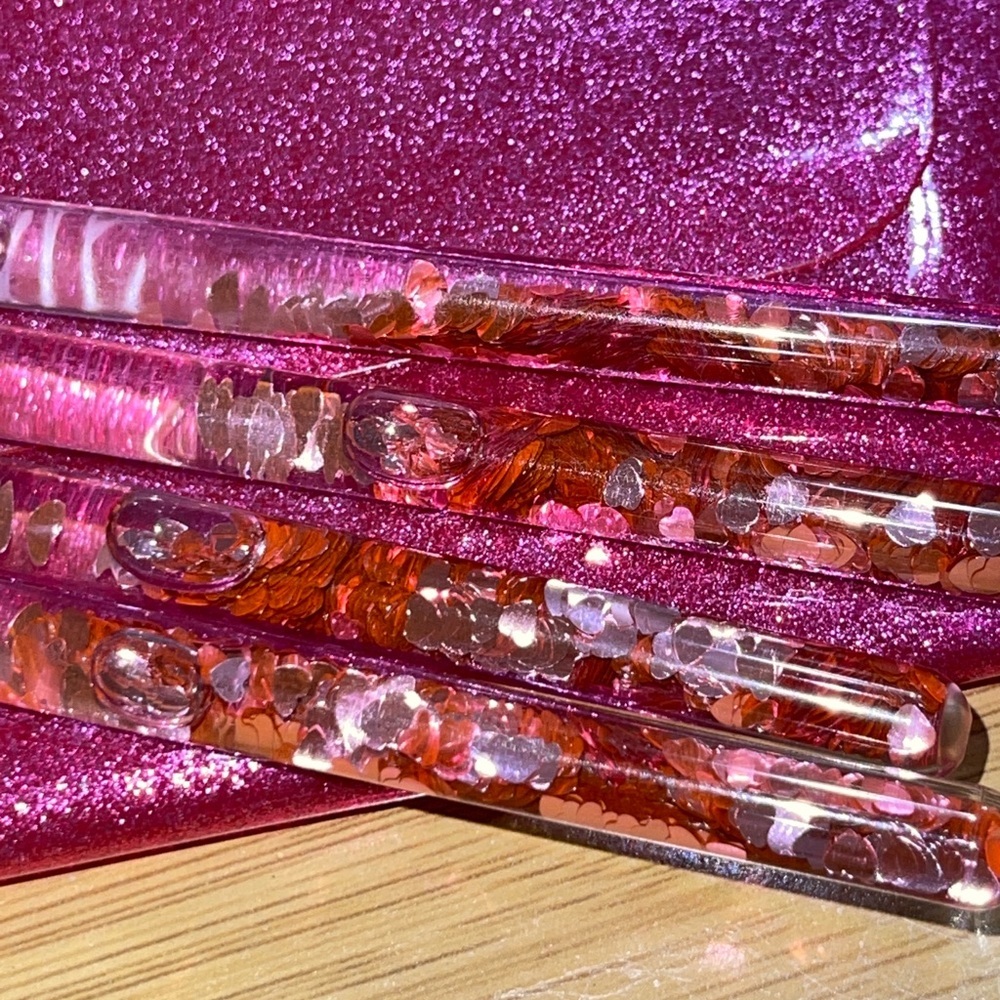 GLAMIERRE Pink Luxe Flow Glitter Hearts Eye Brush - Picture 5 of 12